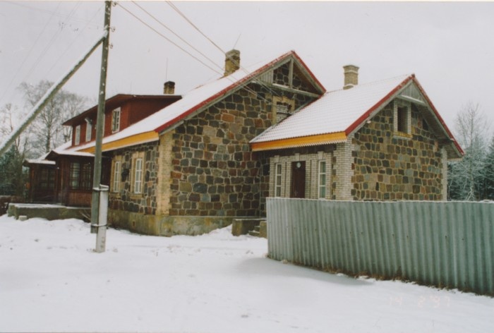 Kõrgessaare vallamaja 1997. aastal