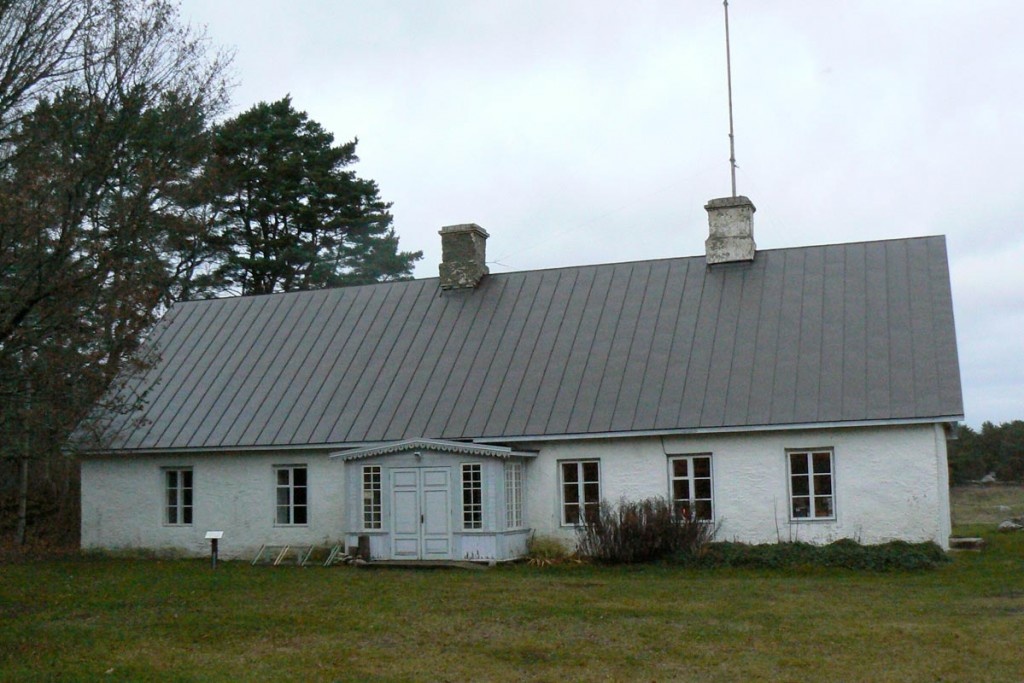 Kassari school-popular house