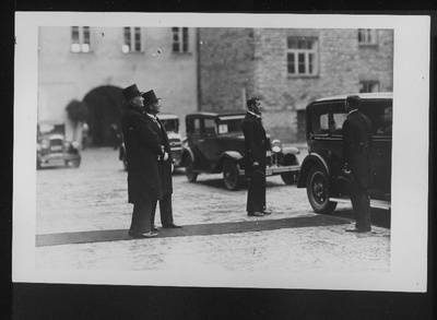 Poola president Ignacy Mościcki ja riigivanem Otto Strandman Toompea lossi õuel.  duplicate photo