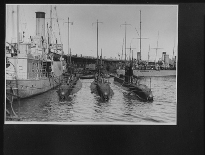 Välisriikide laevad Tallinna sadamas.  duplicate photo
