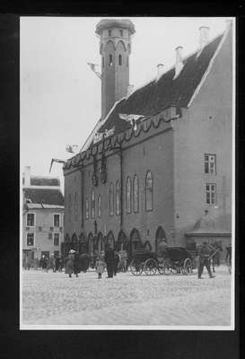 Soome president Relanderi külaskäigu puhul kaunistatud Tallinna Raekoda.  duplicate photo