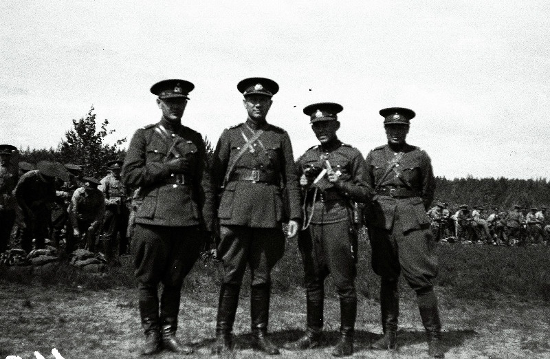 Eesti sõjaväe 8. jalaväerügemendi kordusõppustest osavõtjad.