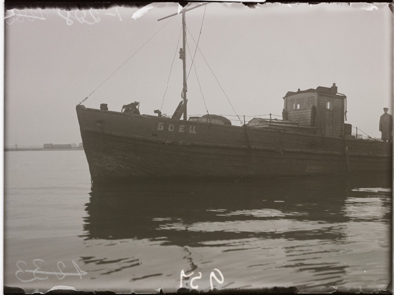 Eesti vetesse sattunud Nõukogude Vene kalalaev Bojets.