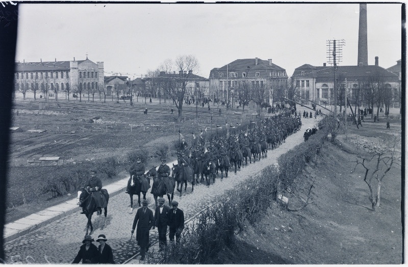 Vaade Eesti ratsaväelaste rivile.