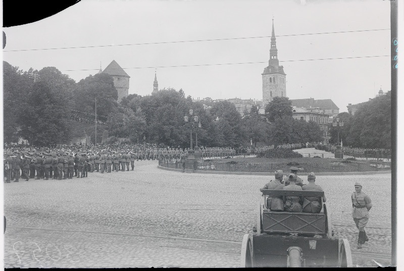 Eesti sõjaväe paraad.