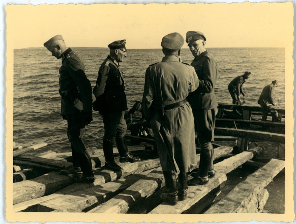 Saksa sõjaväelased sadamakai ehitusel