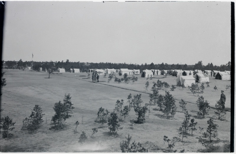 Vaade Allohvitseride kooli õppepataljoni laagrile.