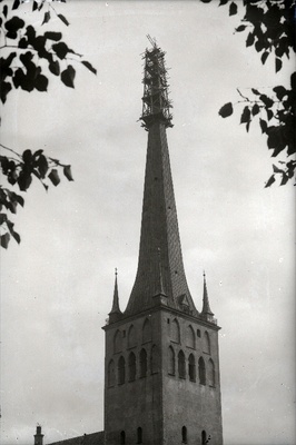 Restaureerimisjärgus olev Oleviste kiriku torn.  duplicate photo