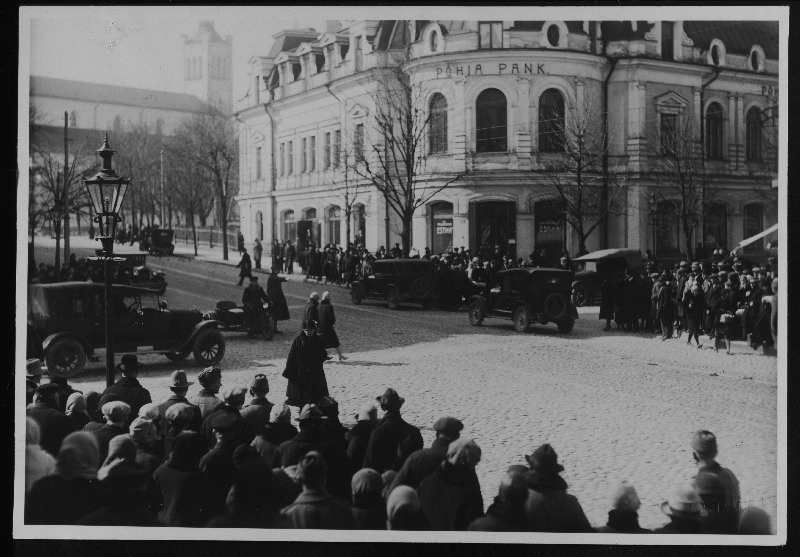 Vaade Pärnu maanteele Suur-Karja nurgalt.