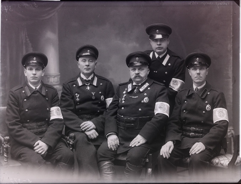 Grupp Eesti üleriikliku Tuletõrje Liidu revisjonikomisjoni liikmeid.