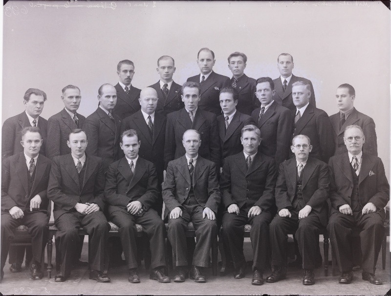 Grupp metallitööliste kutseühingu liikmeid.