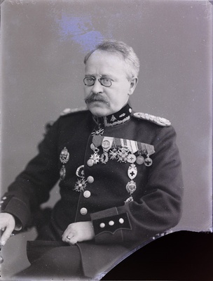 Sanitaarkindralmajor, sõjaväe neuroloog-konsultant Ludvig Puusepp (Puusep, Pussep).  duplicate photo