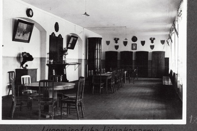 esti Vabariigi Scoutspataljoni lugemistuba Liiva kasarmus.  similar photo