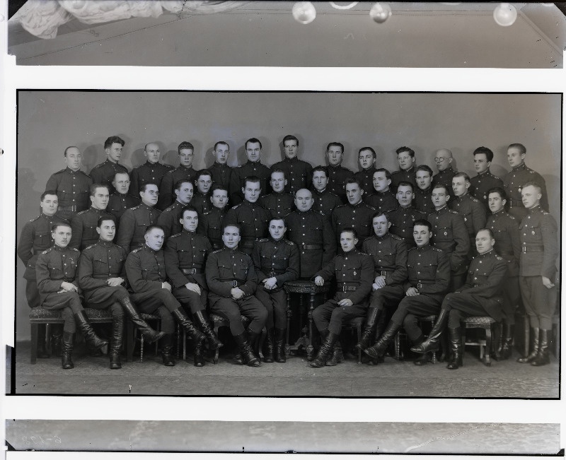 Grupp sidepataljoni mehi.