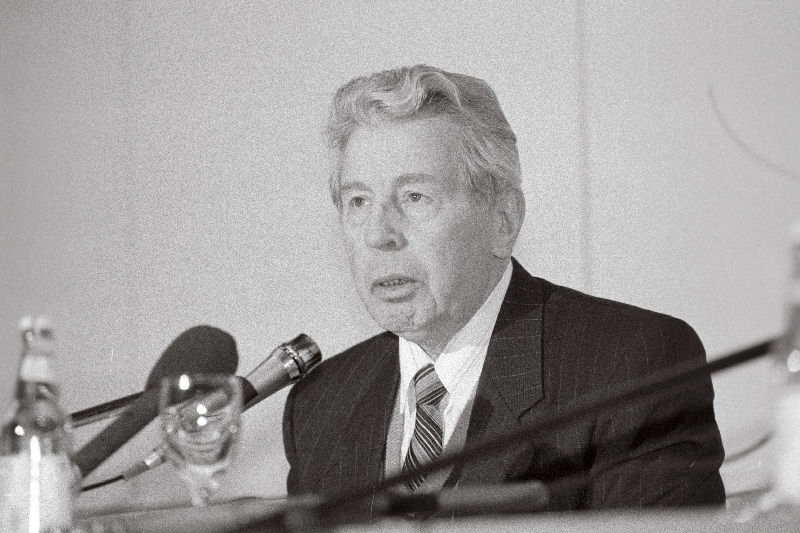 Eesti - Vene piiriläbirääkimised. Lohusalu. Kõneleb Venemaa erivolitustega suursaadik Vassili Svirin.