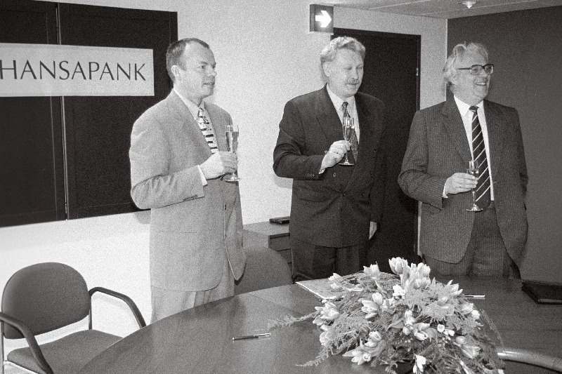 15. septembril 1996.a.toimuva rahvajooksu peakorraldajad Hansapanga peadirektor Jüri Mõis (vasakult), Rahvajooksuklubi president Uno Lipp ja Sõnumilehe vastutav väljaandja  Toomas Leito.