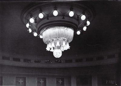 Estonia teatrisaali laevalgusti.  duplicate photo