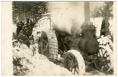 Aurutraktor metsatöödel  similar photo