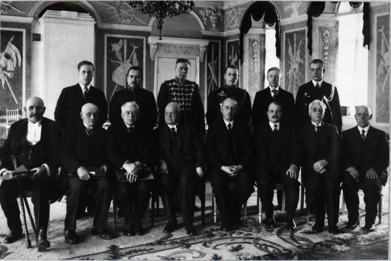 Eesti Vabariigi valitsusliikmed.