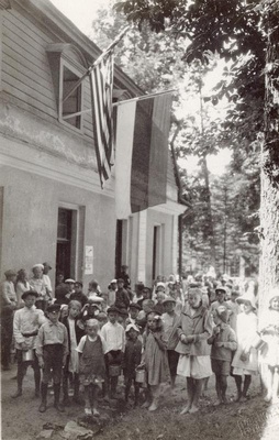 Vabadussõda. Ameerika Abiandmise Komisjoni ja Eesti Lastekaitse Ühingu toitluspunkt Kadriorus.  duplicate photo