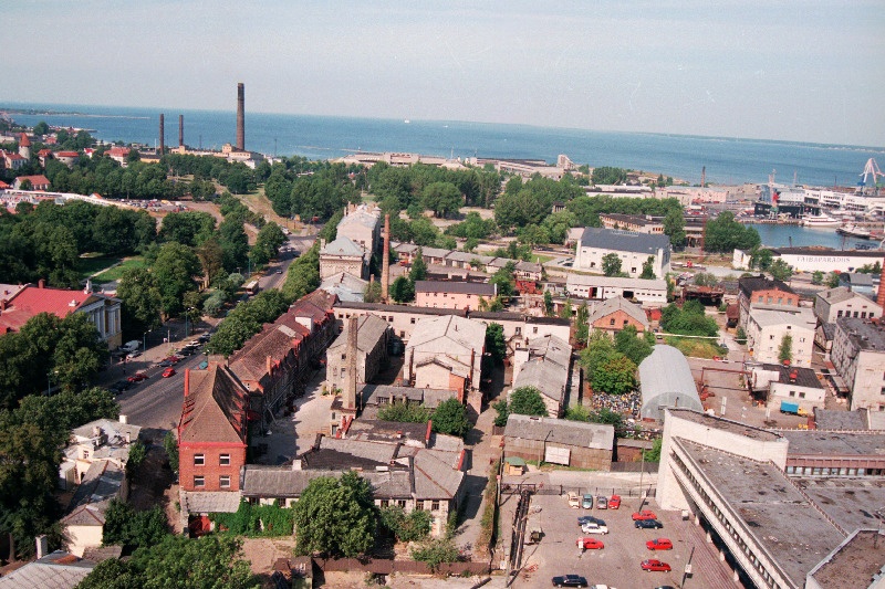 Vaade Tallinna kesklinnale ja sadamale.