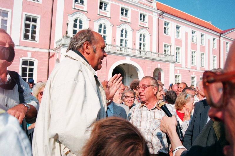 Pensionäride pikett Toompeal (nõuti uue  pensioniseaduse elluviimist).