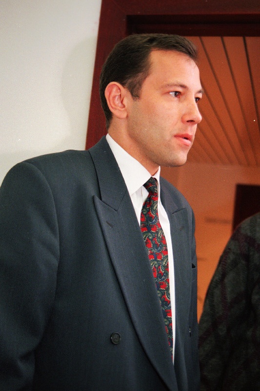 Riigi Tolliameti peadirektor Rein Talvik avalikustab ajakirjanikele Eesti Kütuse seotust salakütuse Eestisse toonud riiulifirmadega.