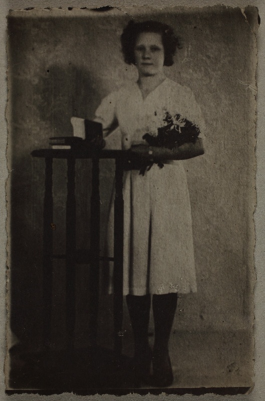 Tuvastamata neiu [Vladimir Naela tuttav?] fotoportree