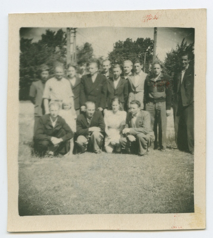 Grupifoto tuvastamata isikutega