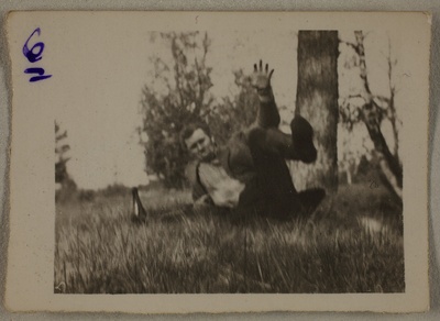 Mees [Elmar-Johannes Virunurme tuttav Peeter?] murul  duplicate photo