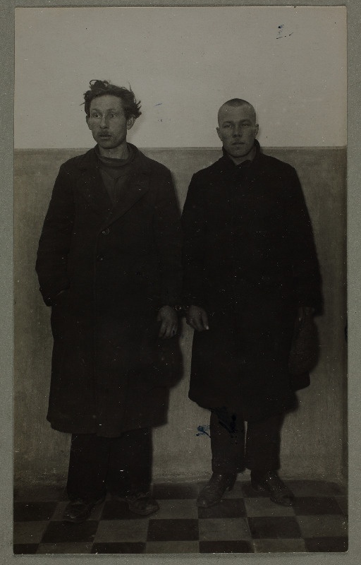 1. detsembri riigipöördekatsest kommunistide poolel osa võtnud Johannes Tamberg ja Karl Viks pärast arreteerimist