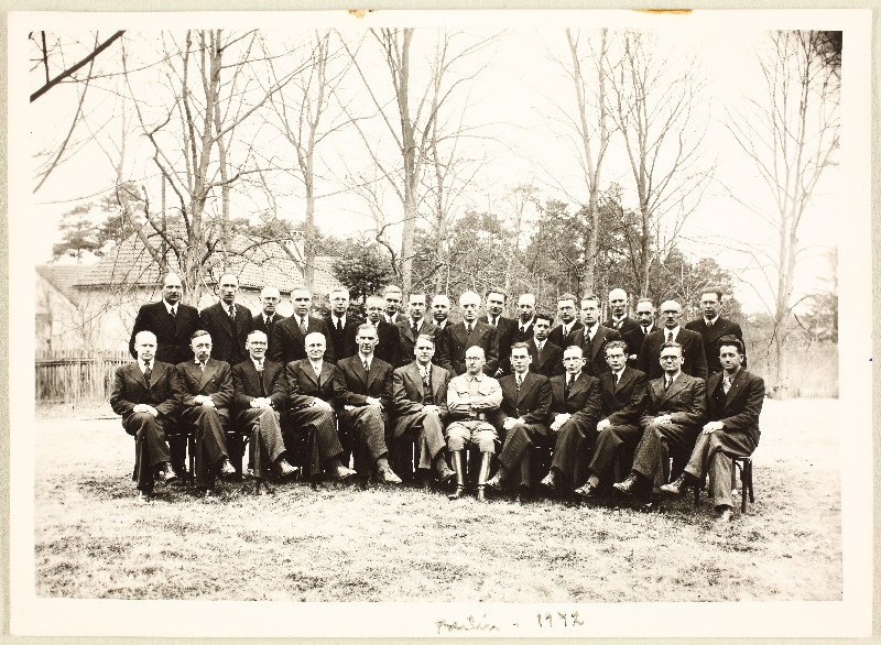 Grupp Eesti kultuuritegelasi Berliinis 1942. aastal, teiste seas Elmar Kuusik
