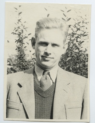 Portreefotol Endel Tehver  duplicate photo