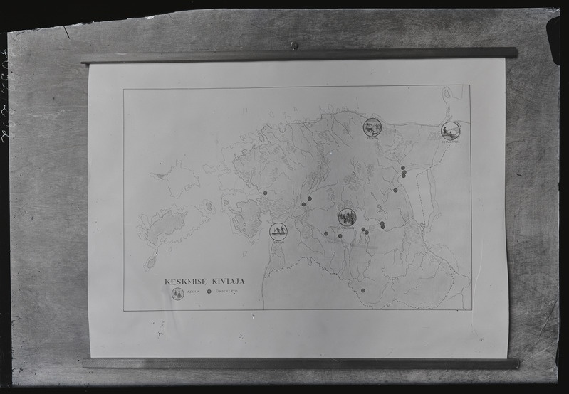 Kaart. Kesmise kiviaja asulad ja üksikleiud.