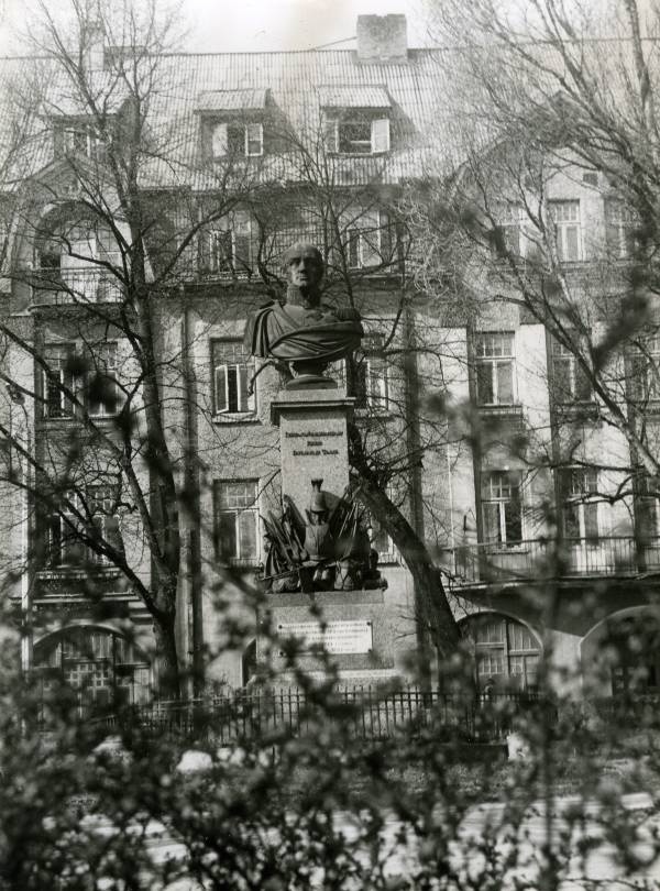 Barclay de Tolly mälestusmärk. Tartu, 1975-1980.