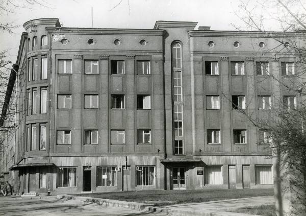 Riia 15b (arh A. Matteus). Tartu, 1975-1980.