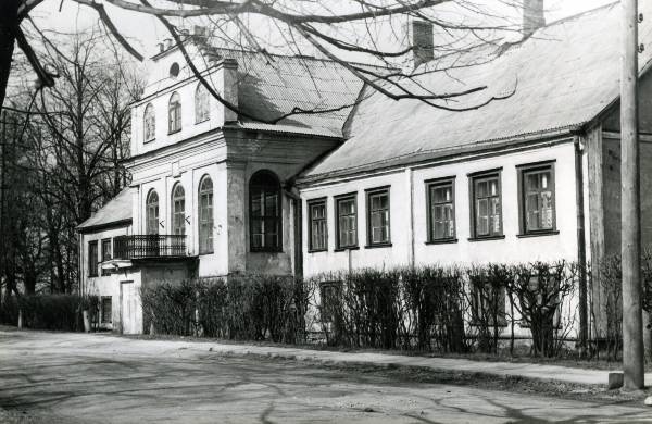 Karlova mõis. Tartu, 1980-1985.