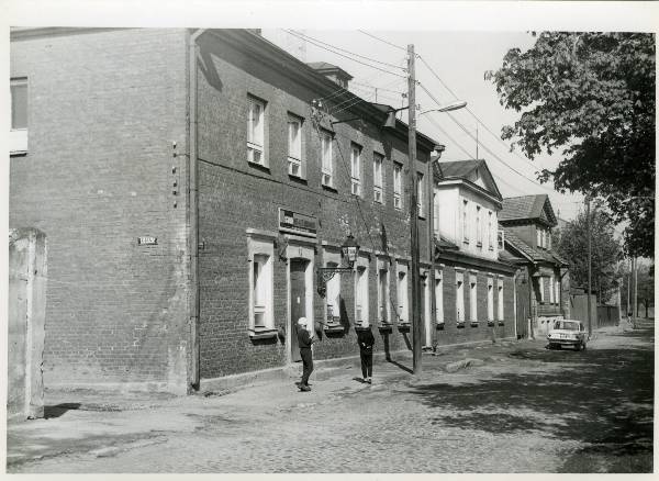 Emajõe tänav, ees Emajõe 1 (Emajõe saun). Tartu, 1975-1980.