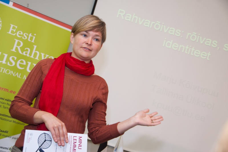 Teadussekretär Agnes Aljas teeb kokkuvõtte konkursile Minu lemmik Eesti Rahva Muuseumi kogust