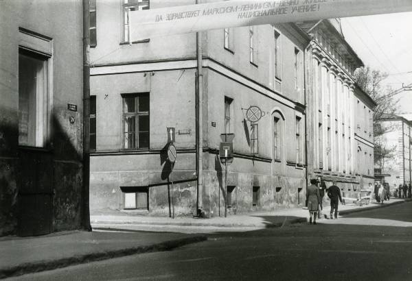 Tartu I keskkool (Rüütli t poolne fassaad),  1975-1980.