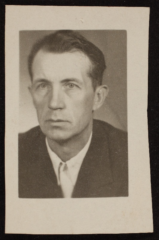 Dokumendifotol Oskar Pirn