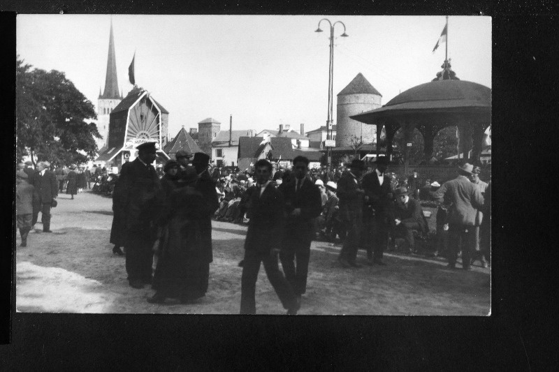 Näitusmess Tallinnas Tornide väljakul.