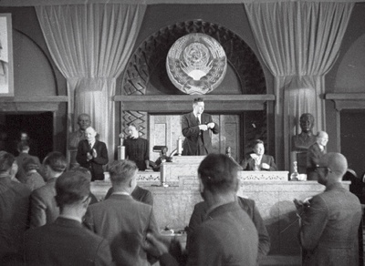 Riigivolikogu esimene istungjärk 21.-23.07.1940, juhataja Arnold Veimer.  similar photo