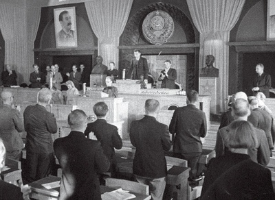 Riigivolikogu esimene istungjärk 21.-23.07.1940, juhataja Arnold Veimer.  similar photo