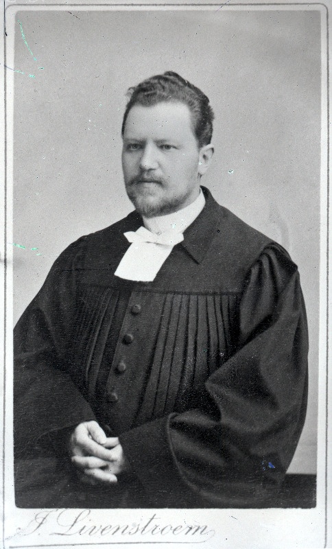 Kirikuõpetaja P. Livenstroem.