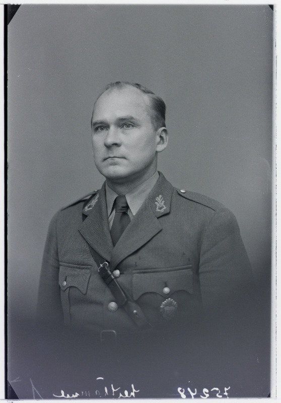 Sõjaministeeriumi juriskonsult kolonel Ernst Leithammel.