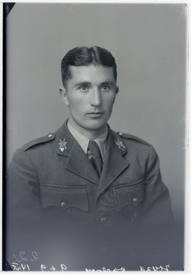 7.Jalaväerügemendi ohvitser Karl Vaalpere.  duplicate photo