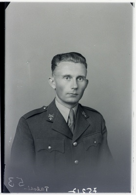 Sõjavägede Staabi käsundusohvitser leitnant Arnold Talvet.  duplicate photo