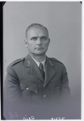 Relvurallohvitseride kursuse õppejõud kolonelleitnant Ago Reio (August Reinhold)  duplicate photo