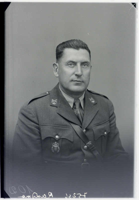 Sõjavägede Staabi käsundusohvitser kapten Oskar Randmaa.